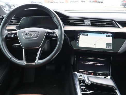 Used 2022 Audi e-tron Premium Plus w/ Premium Plus Package image 12