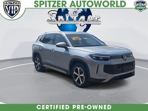 Used 2025 Volkswagen Tiguan SE AWD/4WD image 2