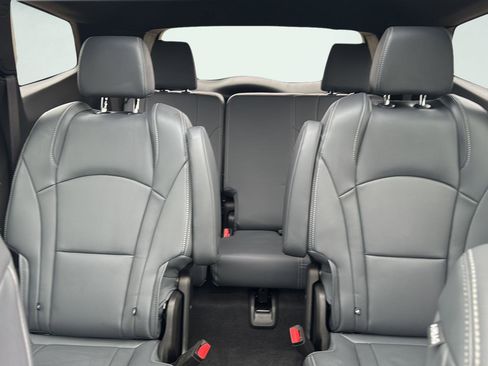 Used 2024 Buick Enclave Essence w/ Experience Buick Package image 20