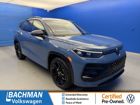 Certified 2025 Volkswagen Tiguan SE R-Line AWD/4WD image 1