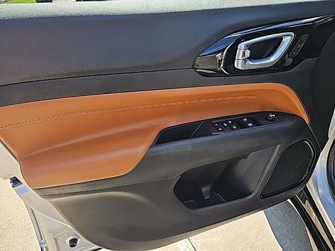 Used 2025 Jeep Compass Limited w/ Elite Group image 16