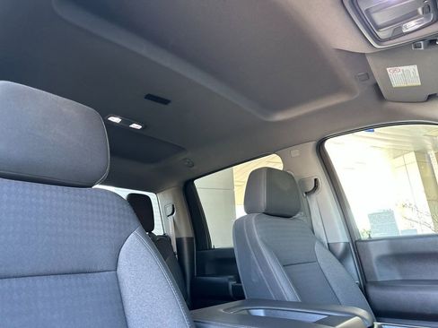 Used 2022 Chevrolet Silverado 2500 Custom w/ Custom Convenience Package RWD image 15