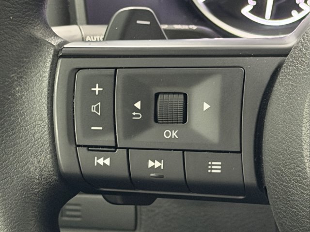 Used 2023 Nissan Rogue S AWD/4WD image 19