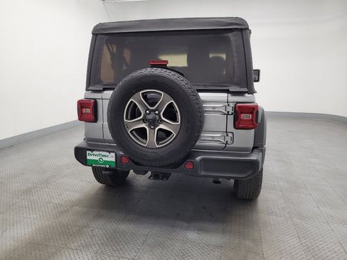 Used 2018 Jeep Wrangler Sport image 7