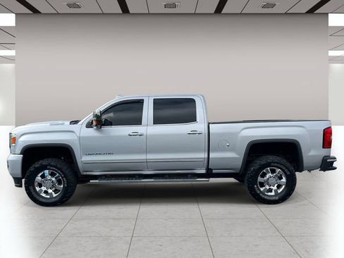 Used 2018 GMC Sierra 3500 Denali w/ Duramax Plus Package AWD/4WD image 8