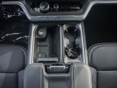 New 2025 Ford Expedition Max Platinum w/ Stealth Performance Package image 37