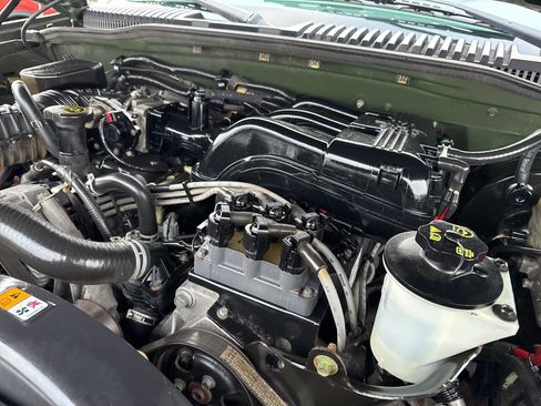 Used 2004 Ford Explorer Eddie Bauer image 12