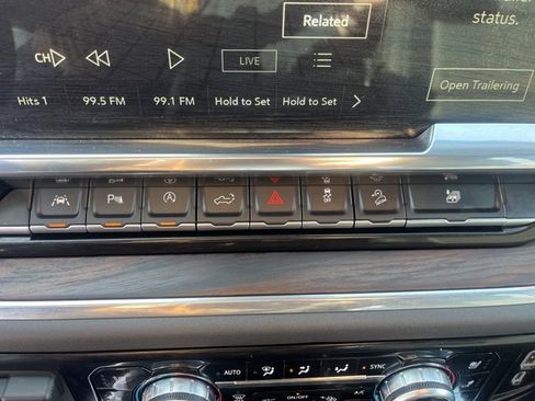 Used 2025 GMC Sierra 1500 SLT w/ SLT Premium Plus Package image 28