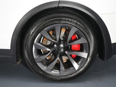 Used 2024 Tesla Model X Plaid image 25