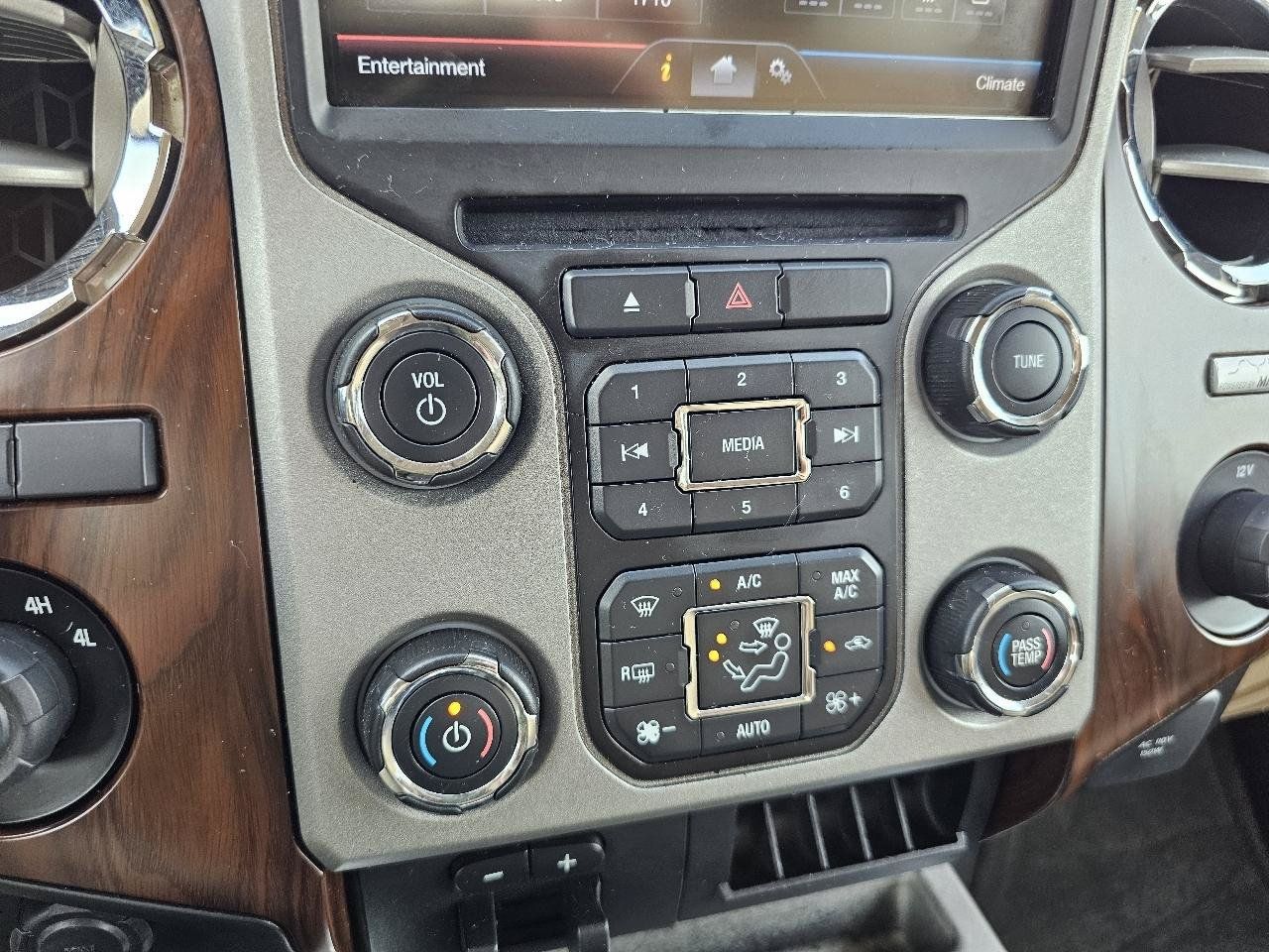 Used 2013 Ford F250 Lariat w/ Lariat Interior Pkg AWD/4WD image 60