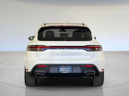 Used 2025 Porsche Macan image 7