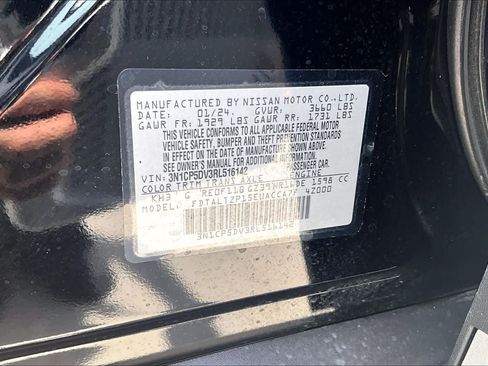 Used 2024 Nissan Kicks SR w/ SR Premium Package FWD image 32