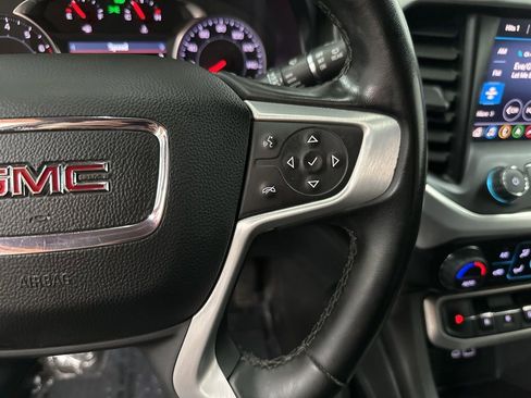 Used 2023 GMC Acadia SLT AWD/4WD image 18