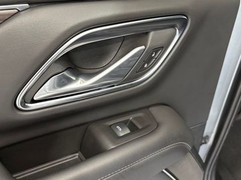 Used 2024 Chevrolet Suburban Z71 w/ Luxury Package image 21