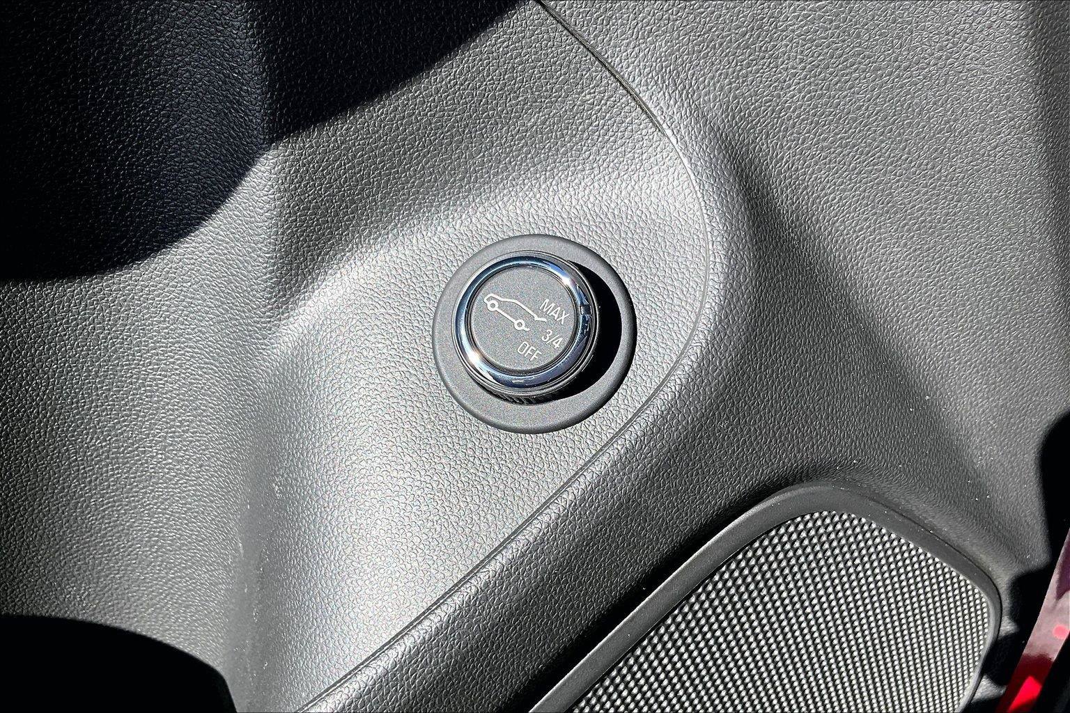 Used 2020 Buick Encore GX Essence FWD image 36