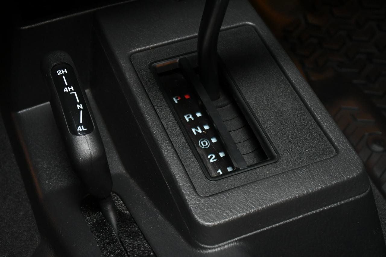 Used 2006 Jeep Wrangler X AWD/4WD image 35