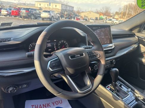 Used 2025 Jeep Compass Trailhawk image 16