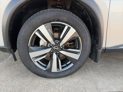 Used 2023 Nissan Rogue SL w/ SL Premium Package image 8