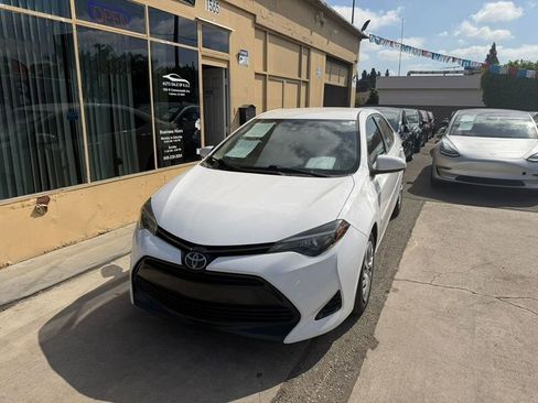 Used 2017 Toyota Corolla LE w/ Carpet Mat Package (TMS) FWD image 13