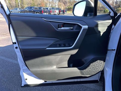 New 2025 Toyota RAV4 XLE image 17