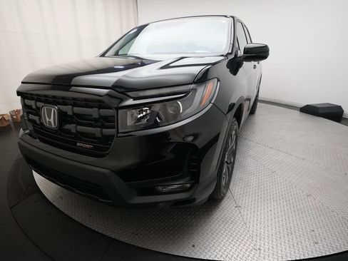 Used 2024 Honda Ridgeline Sport image 12