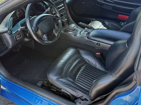 Used 1997 Chevrolet Corvette Coupe RWD image 3