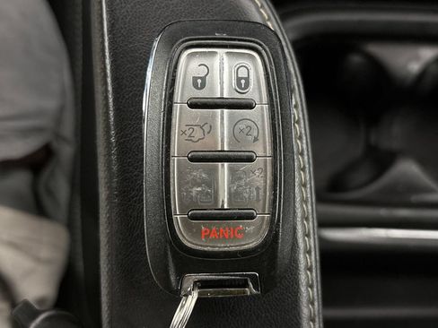 Used 2018 Chrysler Pacifica Touring Plus w/ S Appearance Package FWD image 27