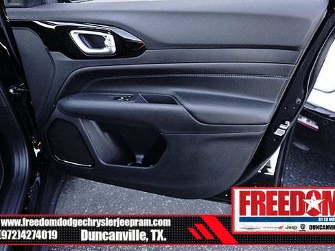 New 2026 Jeep Compass Latitude image 41