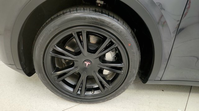 Used 2024 Tesla Model Y 2WD image 78
