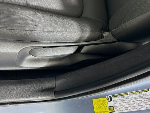 Used 2020 Toyota Corolla LE FWD image 22