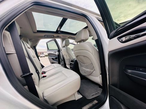 Used 2014 Cadillac SRX Luxury w/ Driver Awareness Package image 19