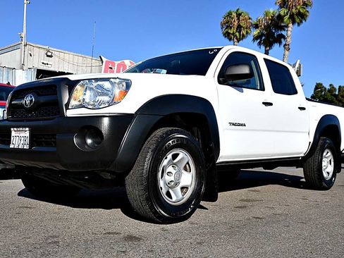 Used 2011 Toyota Tacoma PreRunner w/ Towing Pkg RWD image 1