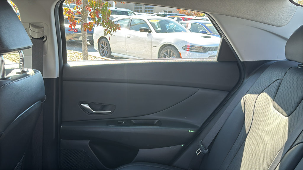Used 2021 Hyundai Elantra Limited w/ Cargo Package FWD image 30