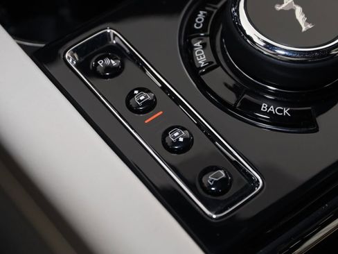 Used 2020 Rolls-Royce Cullinan image 46