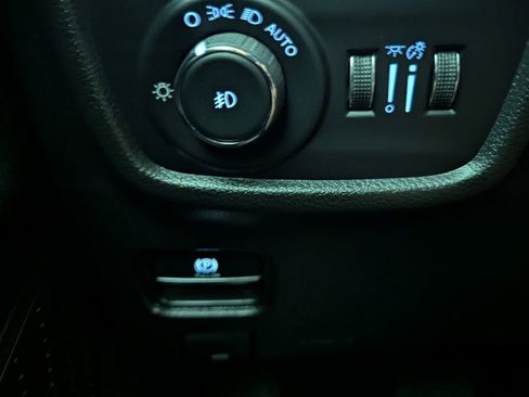 New 2025 Jeep Grand Cherokee Limited image 16