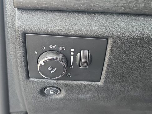 Used 2018 Jeep Grand Cherokee Altitude image 27