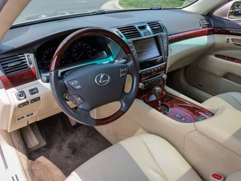Used 2010 Lexus LS 460 RWD image 18