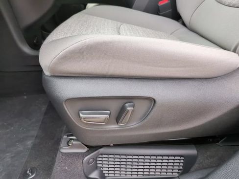 Used 2026 Toyota Sienna LE FWD image 13