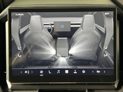 Used 2024 Tesla Cybertruck AWD Crew Cab image 22