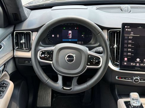 Certified 2025 Volvo XC90 T8 Ultra w/ Lounge Package AWD/4WD image 26