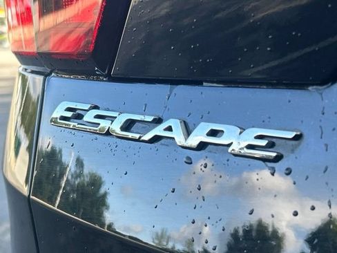 Used 2019 Ford Escape Titanium AWD/4WD image 18