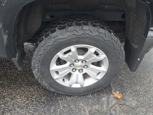 Used 2022 Chevrolet Colorado LT w/ LT Convenience Package image 16