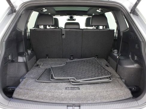 Certified 2022 Volkswagen Tiguan SE R-Line image 29