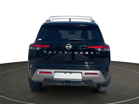 Used 2024 Nissan Pathfinder SL w/ SL Premium Package image 5