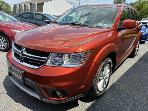 Used 2014 Dodge Journey SXT w/ Flexible Seating Group AWD/4WD image 1