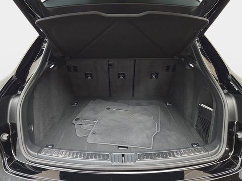 Used 2025 Porsche Macan AWD/4WD image 14