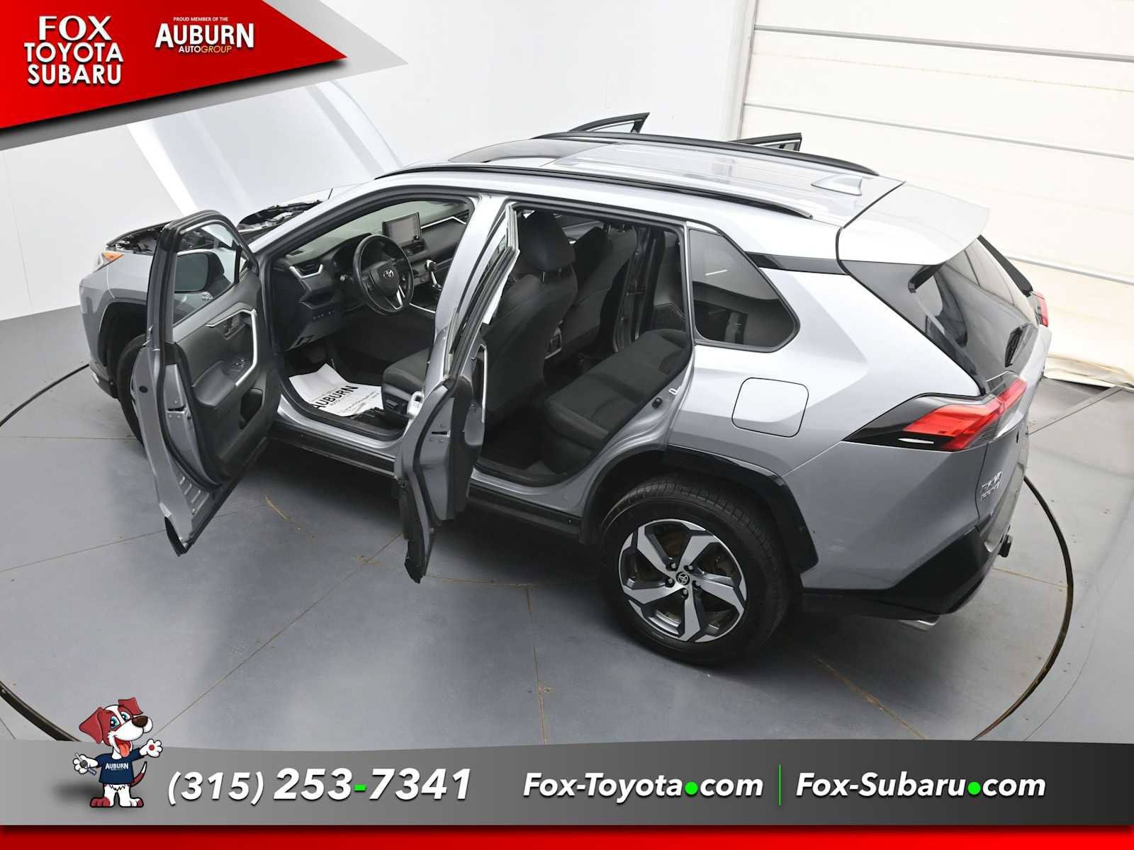 Used 2021 Toyota RAV4 SE w/ Weather & Moonroof Package AWD/4WD image 36