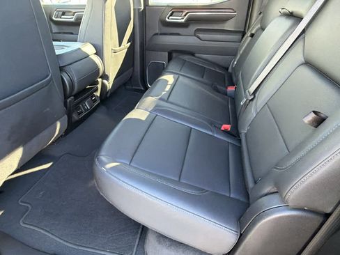 Used 2024 GMC Sierra 1500 SLT AWD/4WD image 24