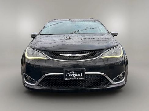 Used 2020 Chrysler Pacifica Limited FWD image 3