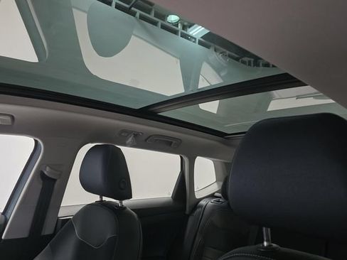 New 2026 Volkswagen Taos SE FWD image 30